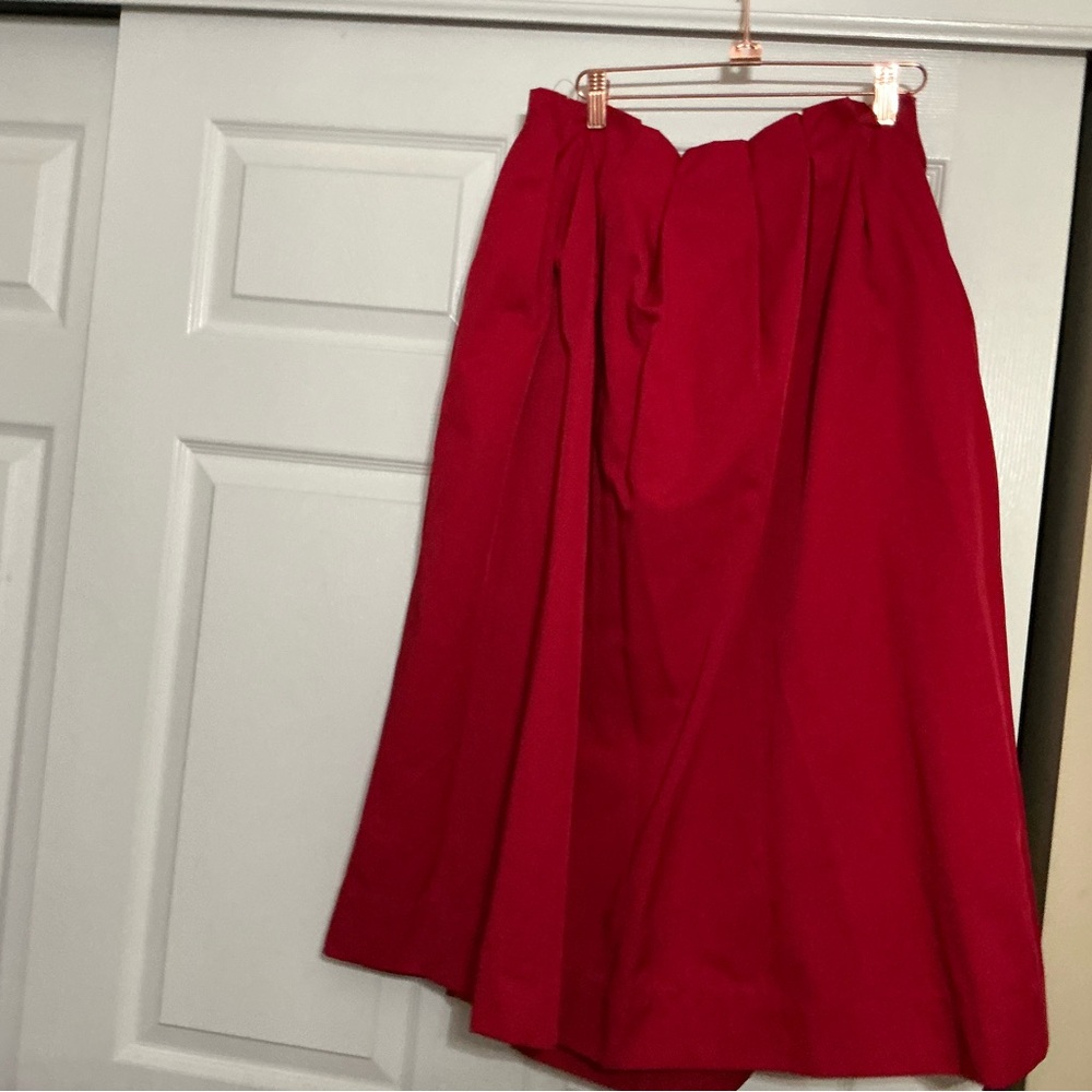 Elegant Red Women's Skirt - Picture 3 of 6